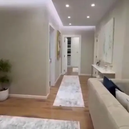 Luxury Spacious - *