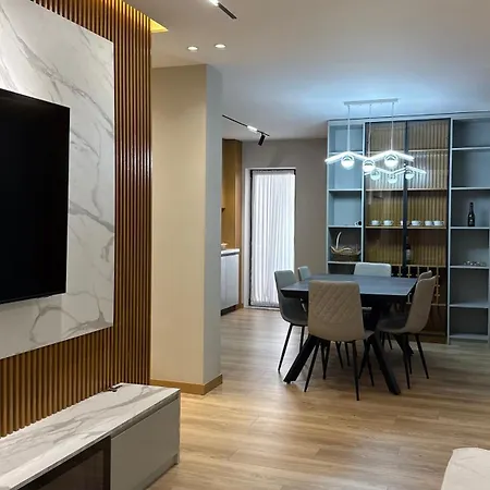 Luxury Spacious - * Tirana